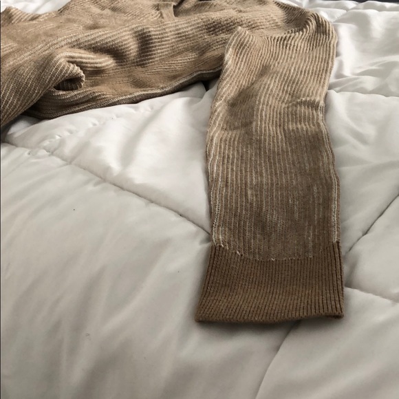 Express tan sweater - size M - Picture 3 of 3